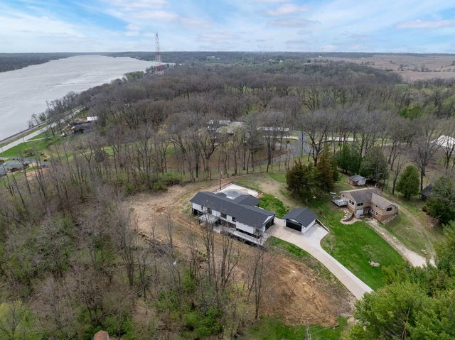 218 Bluff Boulevard, Princeton, IA 52768