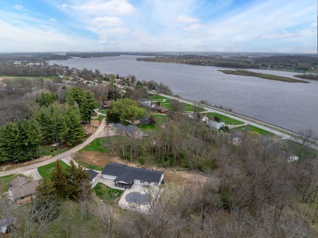 218 Bluff Boulevard, Princeton, IA 52768