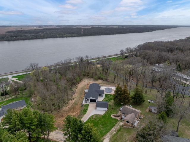 218 Bluff Boulevard, Princeton, IA 52768