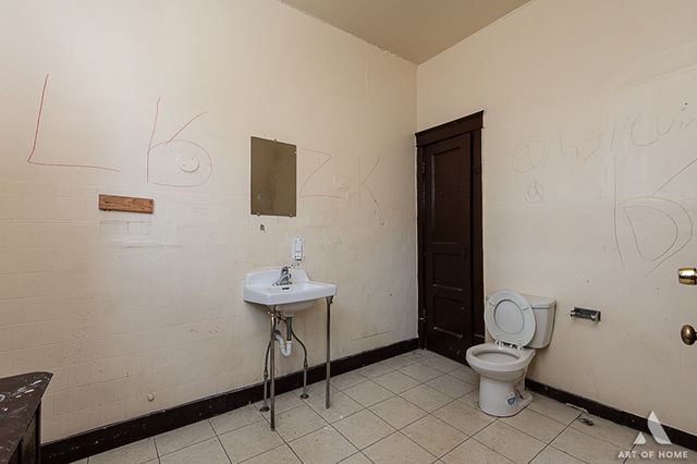 4600 S Honore Street, Chicago, IL 60609