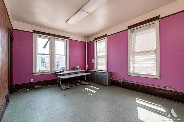 4600 S Honore Street, Chicago, IL 60609