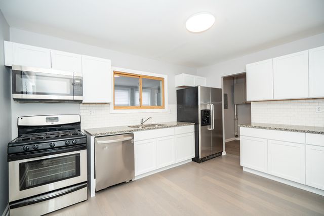 729 Blackhawk Drive, University Park, IL 60484