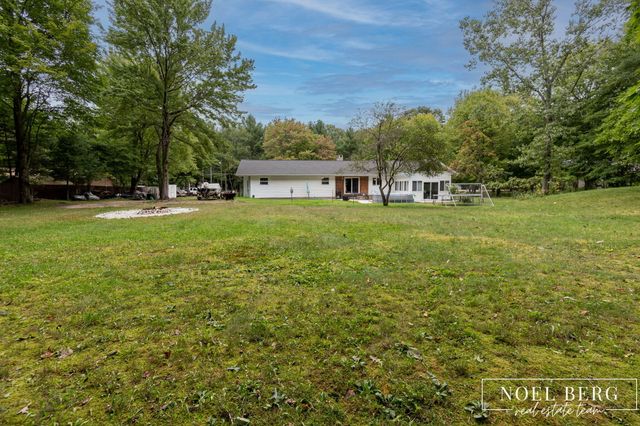 4737 W Giles Road, Muskegon, MI 49445