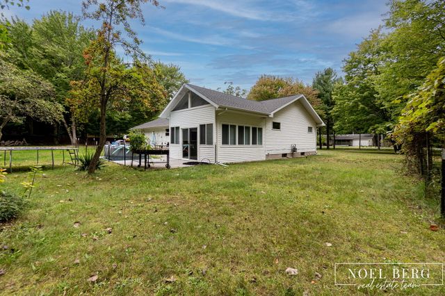4737 W Giles Road, Muskegon, MI 49445