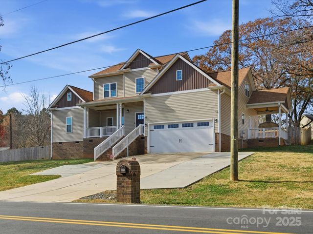3211 Oakdale Road, Charlotte, NC 28216