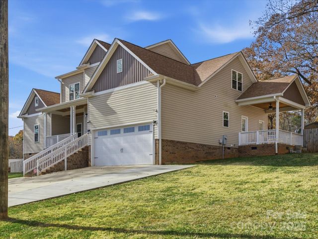 3211 Oakdale Road, Charlotte, NC 28216