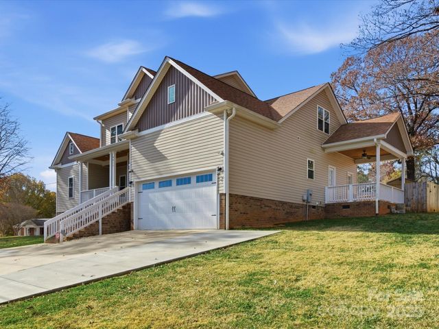 3211 Oakdale Road, Charlotte, NC 28216