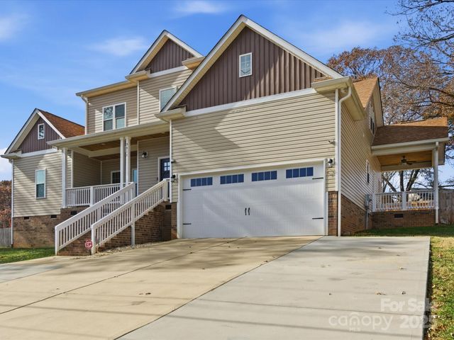 3211 Oakdale Road, Charlotte, NC 28216