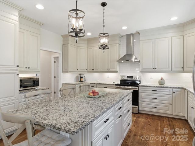 3211 Oakdale Road, Charlotte, NC 28216