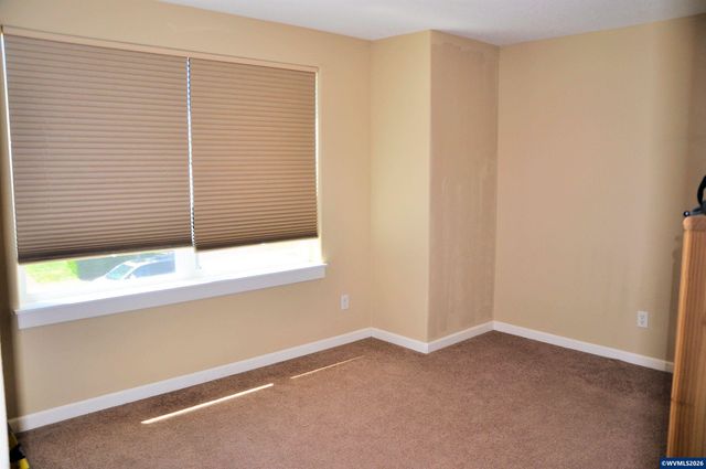 3066 Elliot St NW, Salem, OR 97304