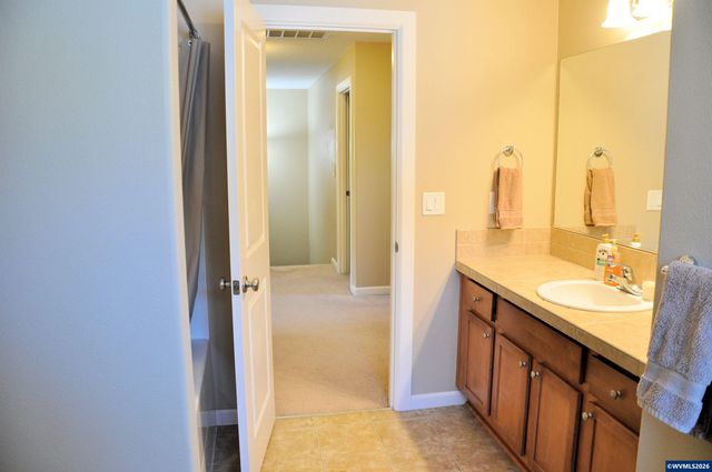 3066 Elliot St NW, Salem, OR 97304