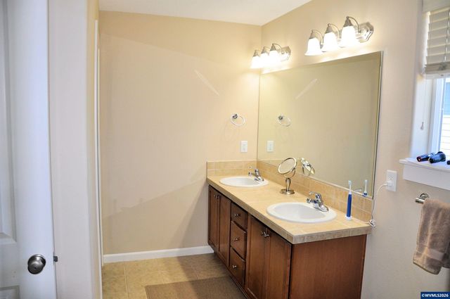 3066 Elliot St NW, Salem, OR 97304