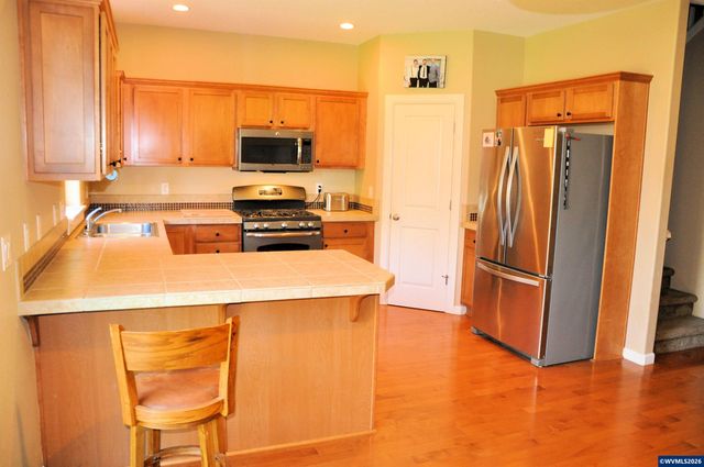 3066 Elliot St NW, Salem, OR 97304