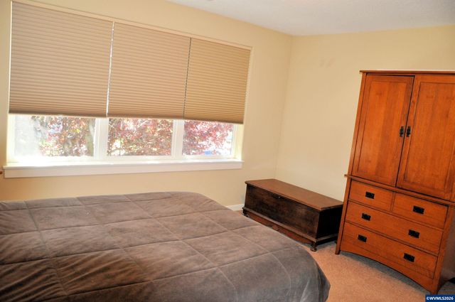 3066 Elliot St NW, Salem, OR 97304