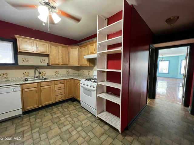 423 Division Street, Schenectady, NY 12304