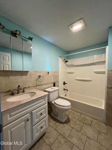 423 Division Street, Schenectady, NY 12304