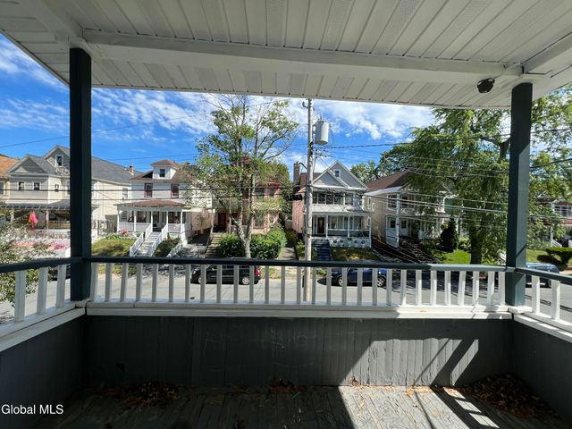 423 Division Street, Schenectady, NY 12304