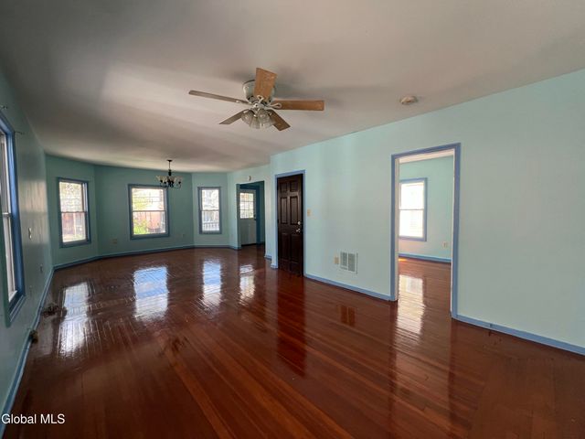 423 Division Street, Schenectady, NY 12304