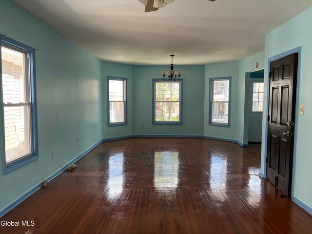 423 Division Street, Schenectady, NY 12304