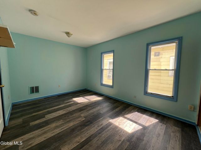 423 Division Street, Schenectady, NY 12304