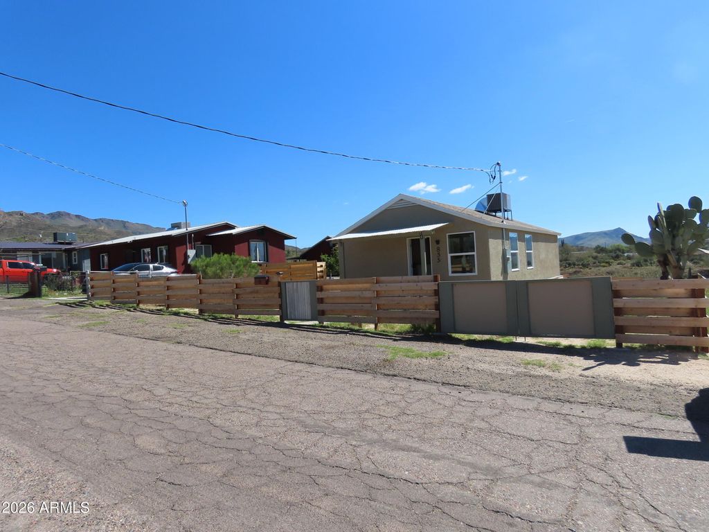 835 W Spray Street, Superior, AZ 85173