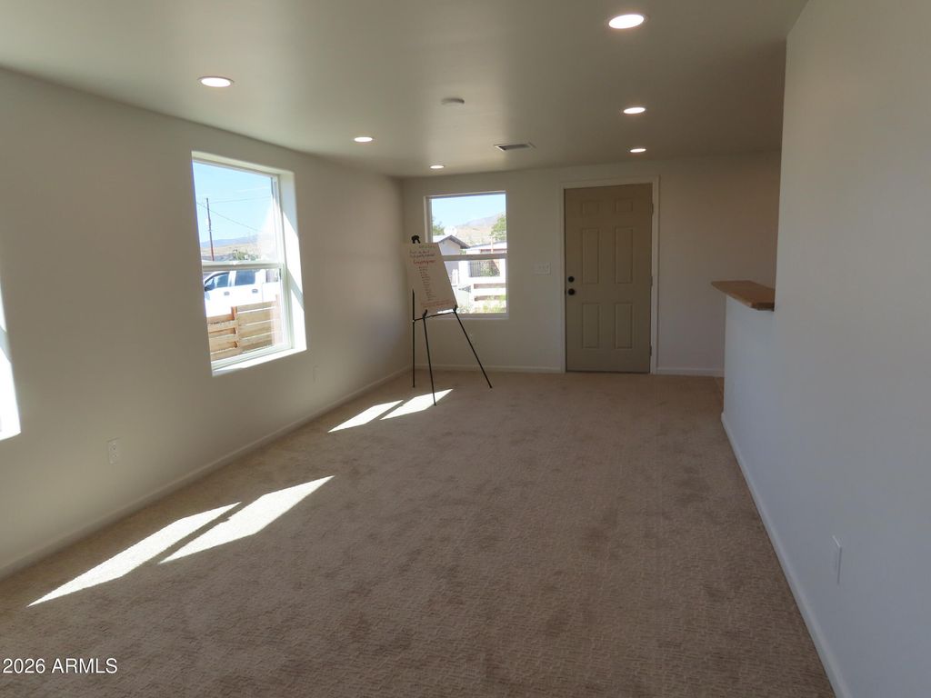 Image 11 of property listing at 835 W Spray Street, Superior, AZ 85173