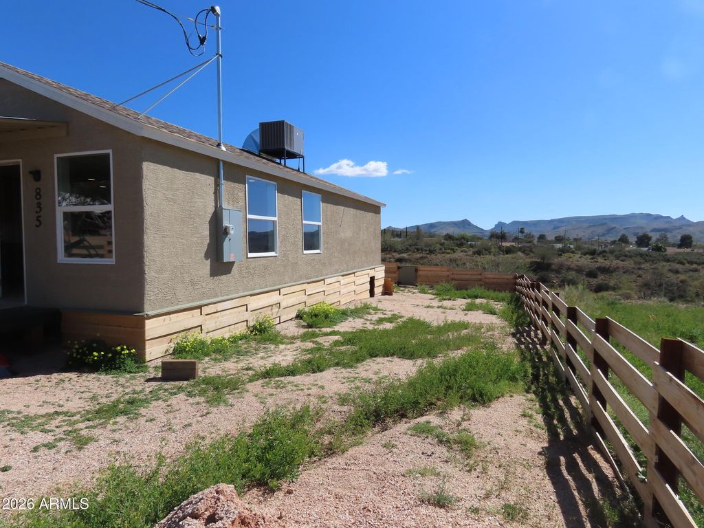 Image 27 of property listing at 835 W Spray Street, Superior, AZ 85173