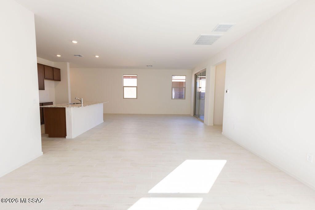 Image 5 of property listing at 15282 N Desert Lilac Lane, Tucson, AZ 85739