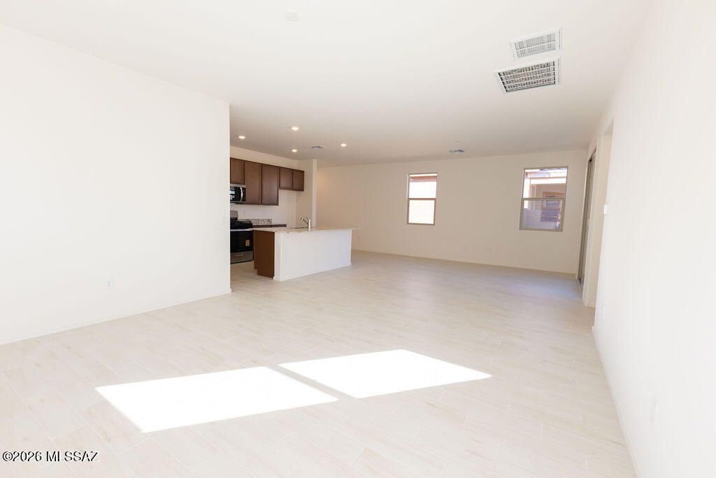Image 9 of property listing at 15282 N Desert Lilac Lane, Tucson, AZ 85739