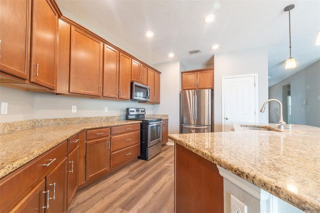10514 MEDFORD LAKE DRIVE, Riverview, FL 33578