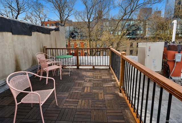 2122 45th Avenue, Long Island City, NY 11101