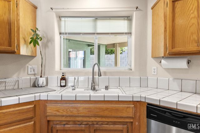 7307 Chilibre Street, Bakersfield, CA 93313