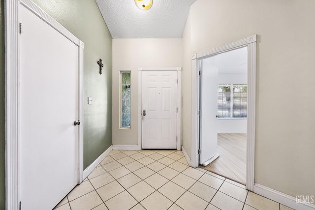 7307 Chilibre Street, Bakersfield, CA 93313