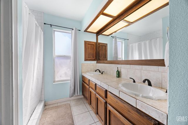 7307 Chilibre Street, Bakersfield, CA 93313