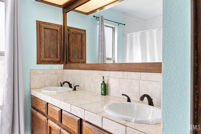 7307 Chilibre Street, Bakersfield, CA 93313