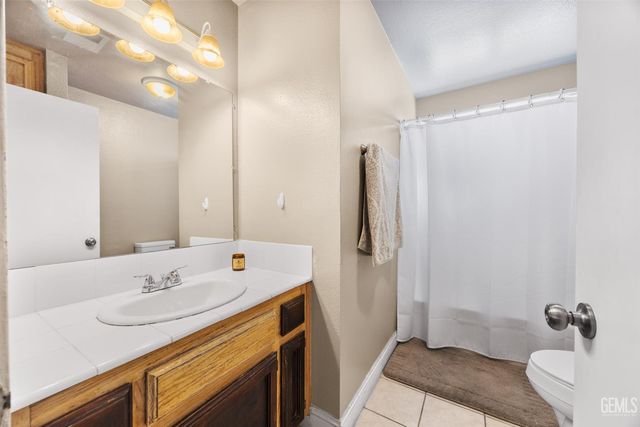 7307 Chilibre Street, Bakersfield, CA 93313