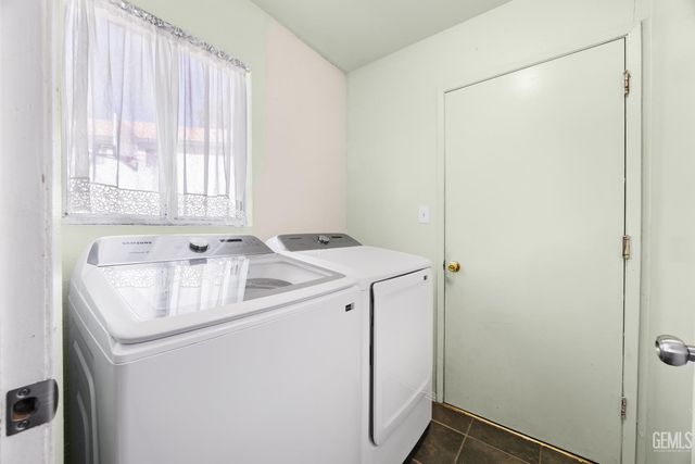 7307 Chilibre Street, Bakersfield, CA 93313