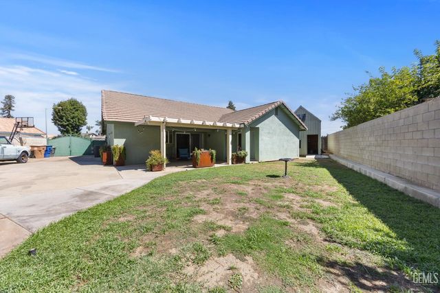 7307 Chilibre Street, Bakersfield, CA 93313