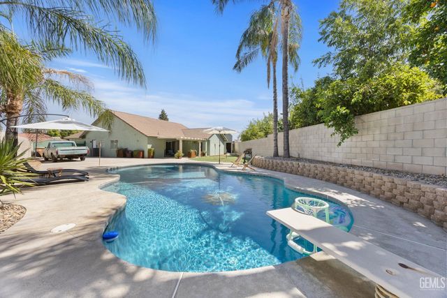 7307 Chilibre Street, Bakersfield, CA 93313