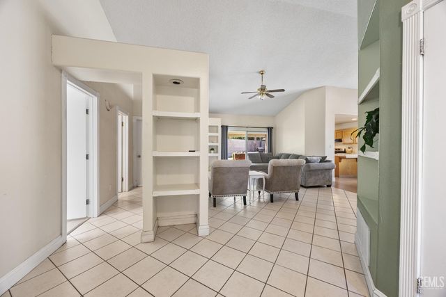7307 Chilibre Street, Bakersfield, CA 93313