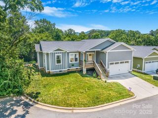 11 May Street, Asheville, NC 28803