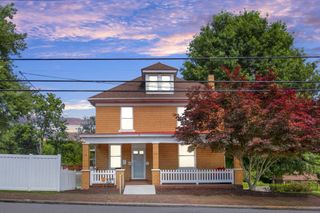 62 1st St, North Irwin, PA 15642