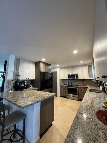 10973 NW 53rd Ln, Doral, FL 33178