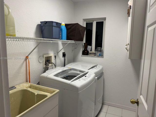 10973 NW 53rd Ln, Doral, FL 33178