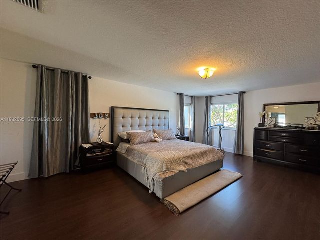 10973 NW 53rd Ln, Doral, FL 33178