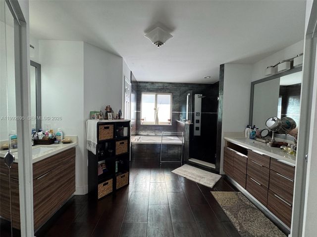 10973 NW 53rd Ln, Doral, FL 33178