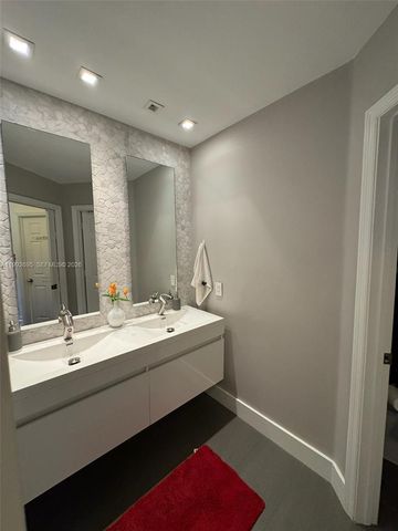 10973 NW 53rd Ln, Doral, FL 33178