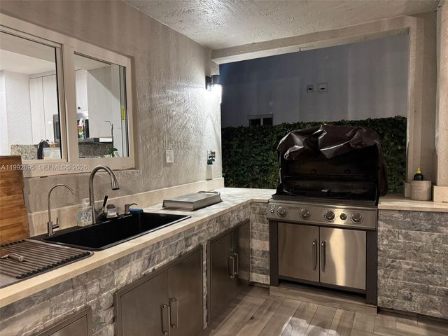 10973 NW 53rd Ln, Doral, FL 33178