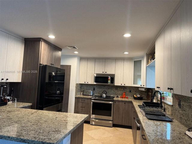 10973 NW 53rd Ln, Doral, FL 33178