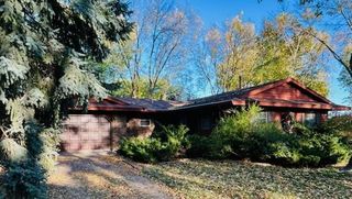 1415 Crest Drive, Chaska, MN 55318